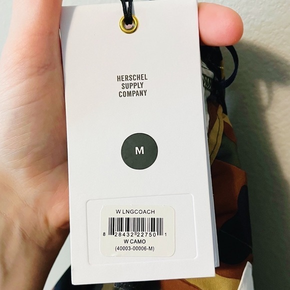 Herschel NWT Women’s Voyage Long Coach Jacket Woodland Camo Print Size Medium - Picture 9 of 15